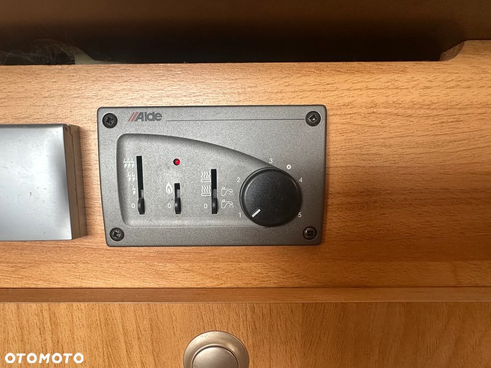 Adria CLASSICA 743 UP z ALDE , dużą markizą. 6/7 osobowa - 25