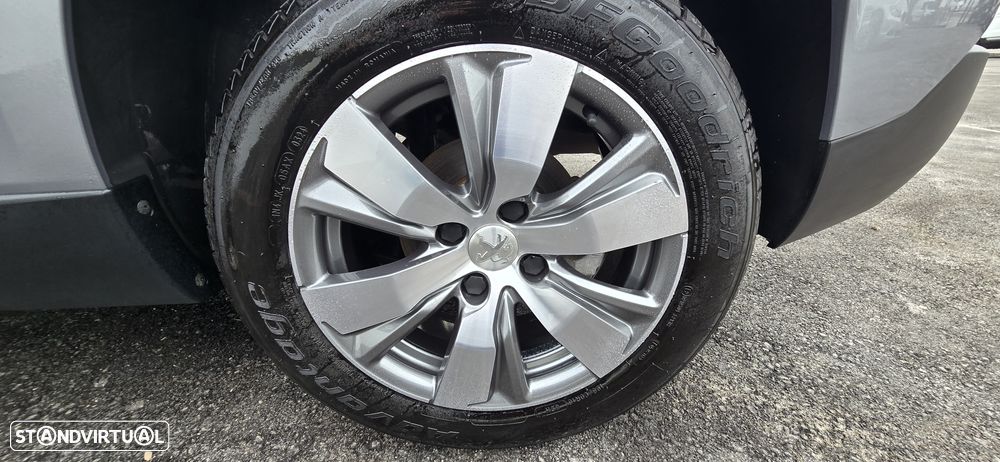 Peugeot 2008 1.2 PureTech Style - 25