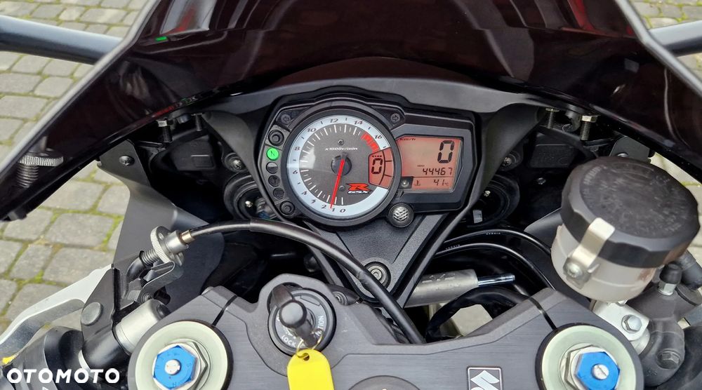 Suzuki GSX-R - 10