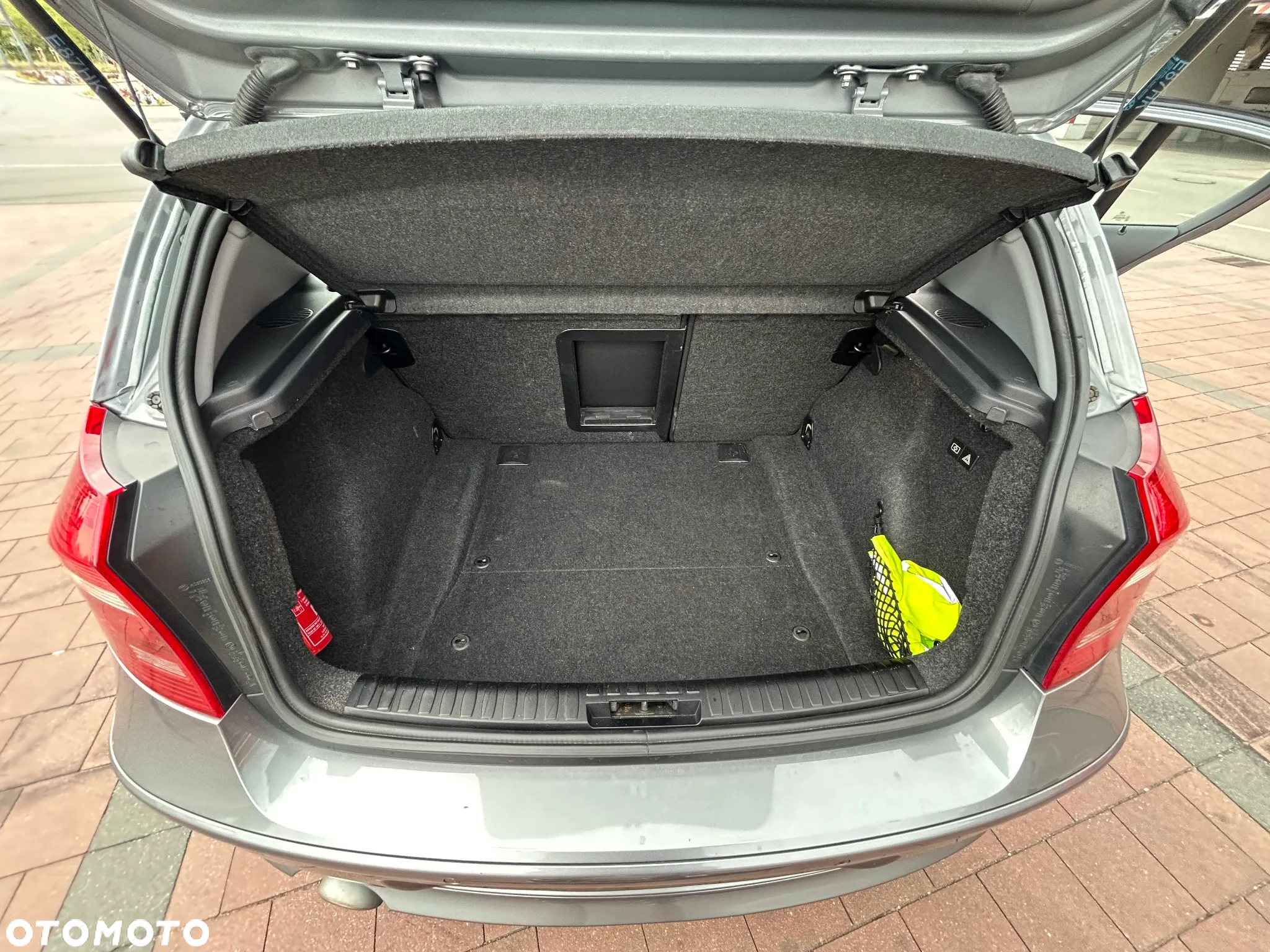 BMW Seria 1 120d - 28