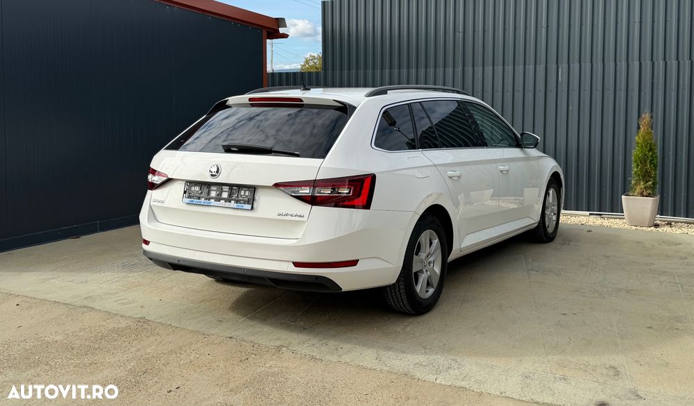 Skoda Superb 2.0 TDI Style - 17