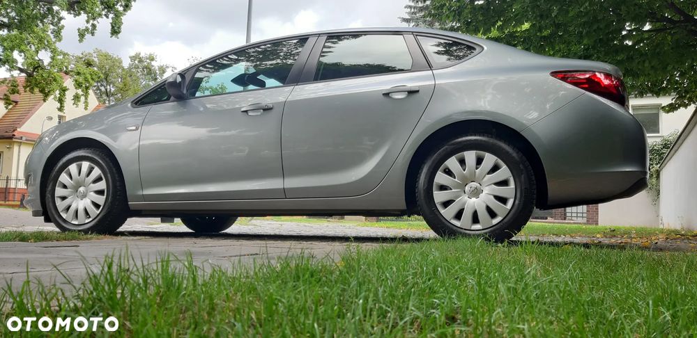 Opel Astra 1.6 Enjoy - 28