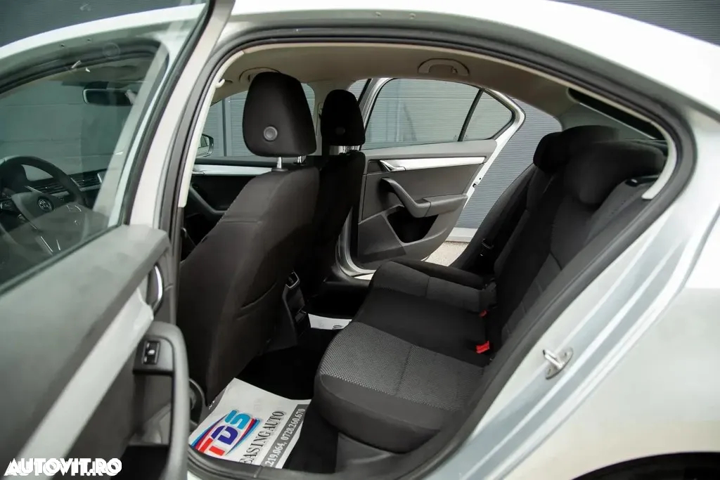 Skoda Octavia 2.0 TDI DSG Selection Plus - 14