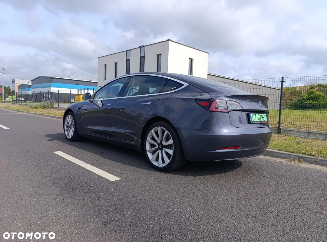Tesla Model 3 Standard Reichweite Plus Hinterradantrieb - 4