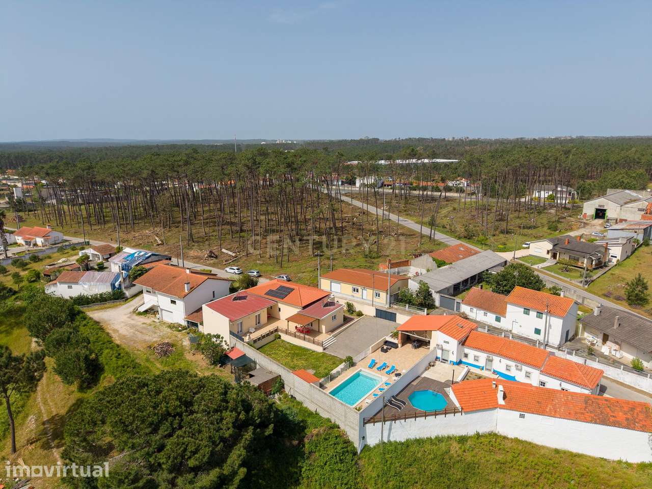 Luxuosa moradia T5 com piscina, com Jardim e vista panorâmica, em Pata - Grande imagem: 4/58
