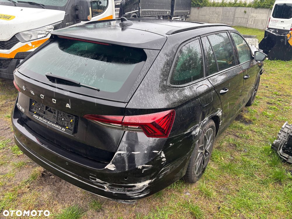 Skoda Octavia 2.0 TDI DSG Clever - 9