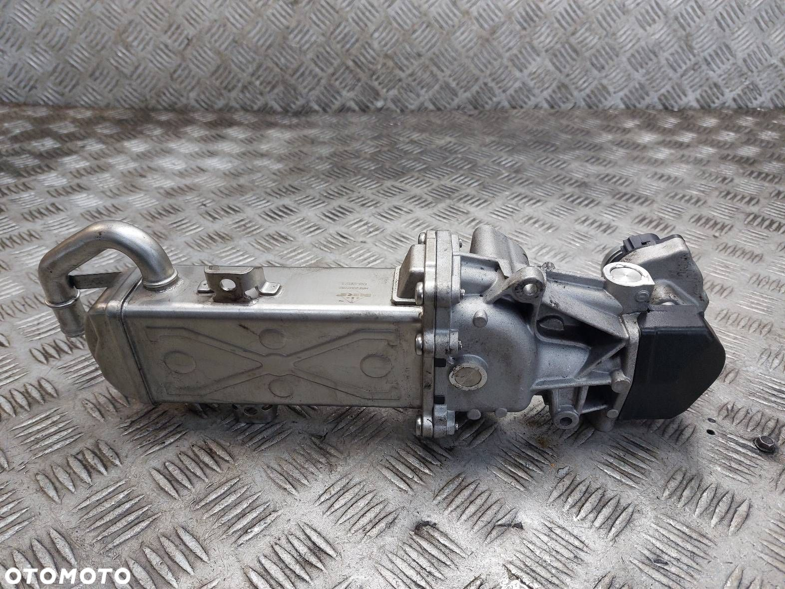 ZAWÓR EGR CHŁODNICZKA AUDI A3 8P 2.0 TDI CFFB - 3