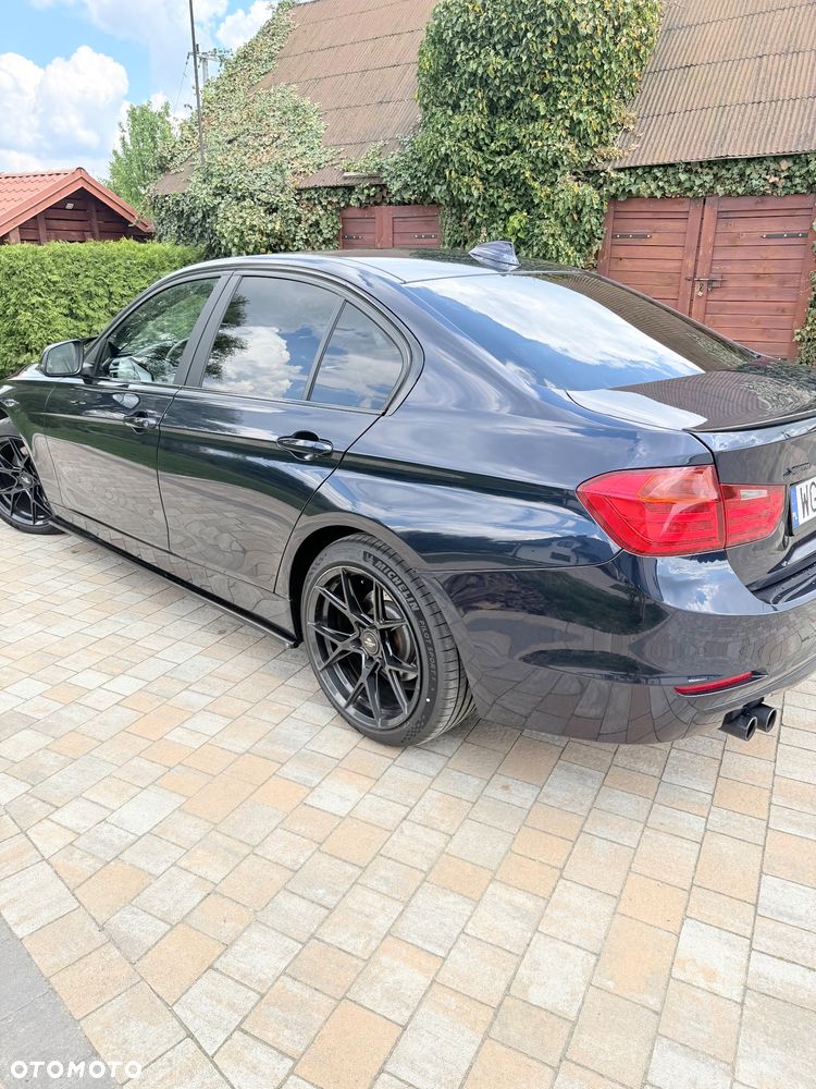 BMW Seria 3 328i xDrive Sport Line - 6