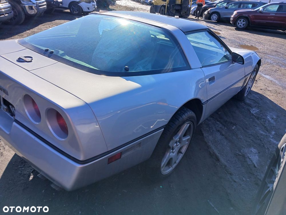 Chevrolet Corvette - 16