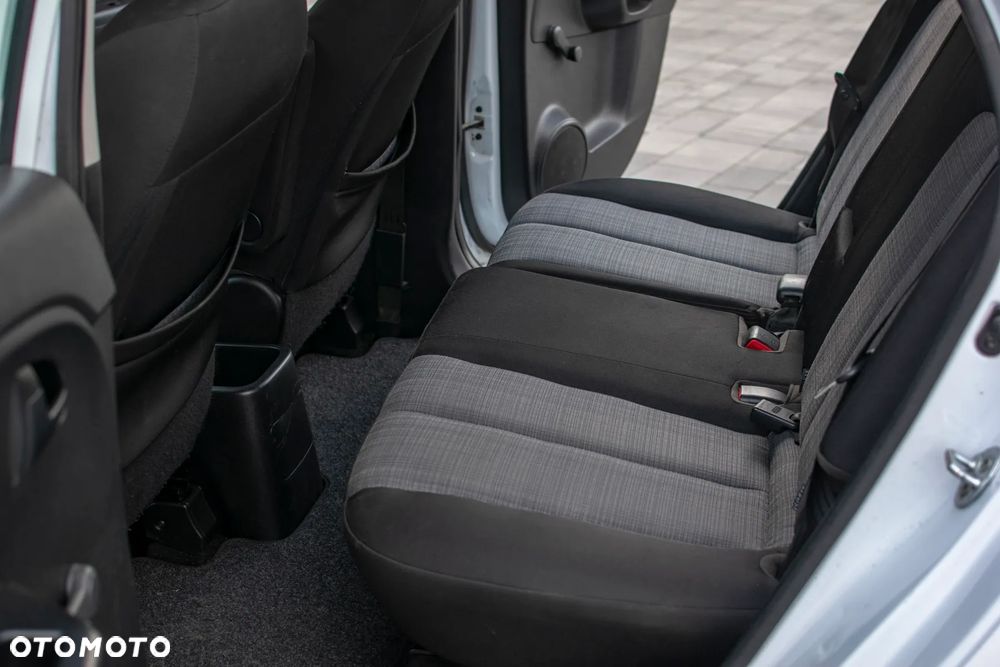 Kia Venga - 5
