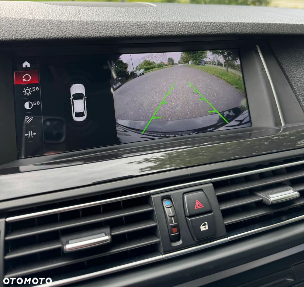 BMW Seria 5 525d xDrive - 12