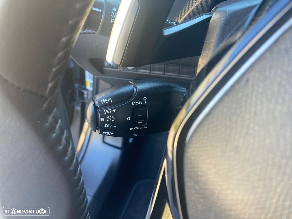 Peugeot 2008 1.5 BlueHDi Active Pack EAT8 - 18