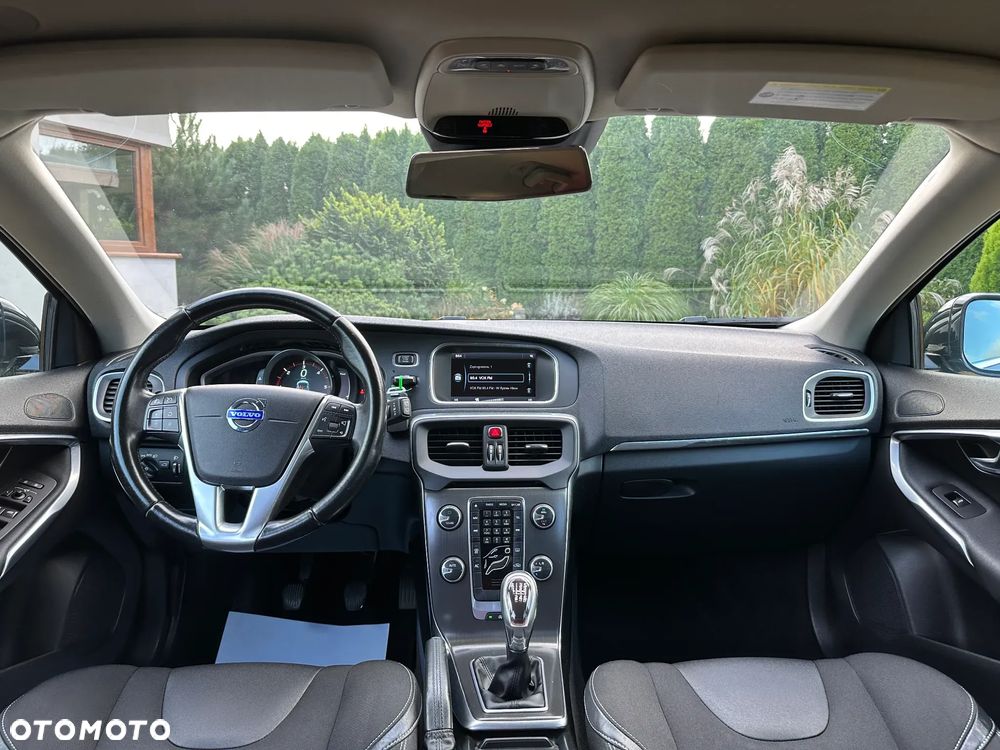 Volvo V40 D2 Momentum - 3