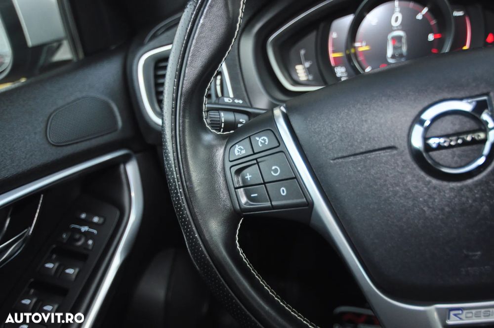 Volvo V40 D3 Geartronic RDesign - 20