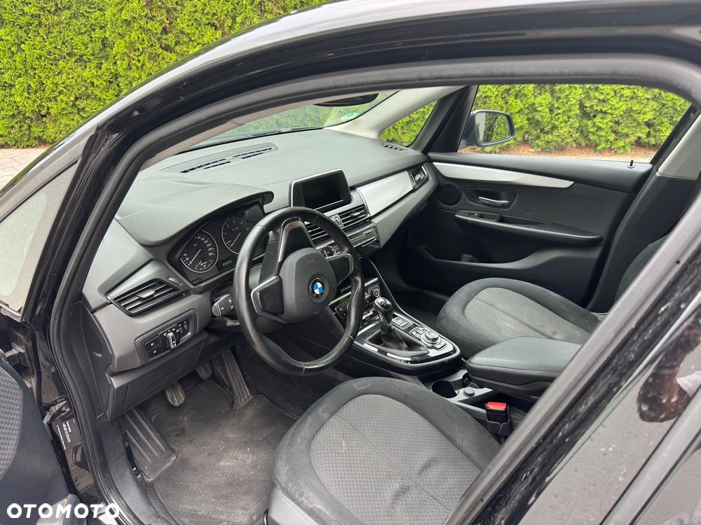 BMW Seria 2 218d - 7