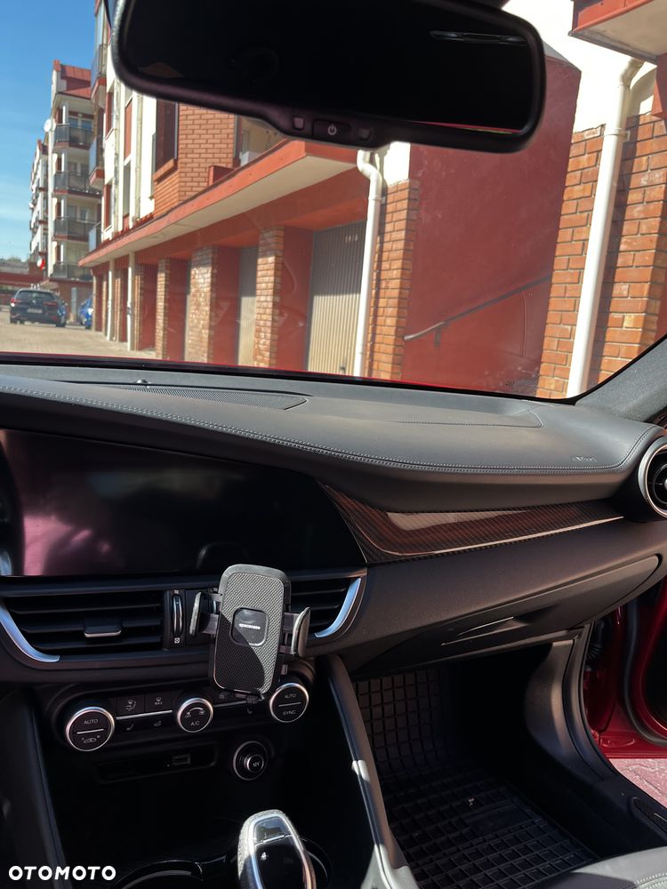 Alfa Romeo Giulia 2.0 Turbo Veloce TI Q4 - 11