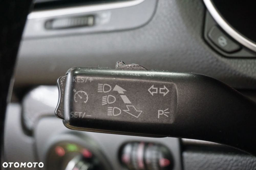 Volkswagen Golf 1.6 TDI DPF DSG Comfortline - 34