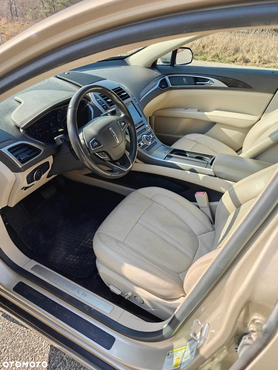 Lincoln MKZ - 8
