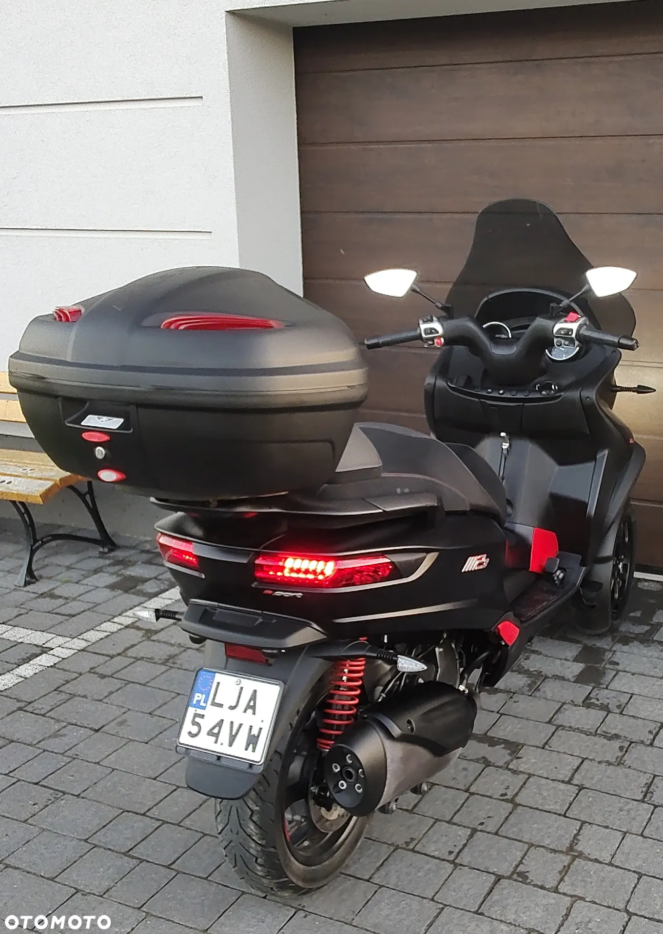 Piaggio MP-3 - 8