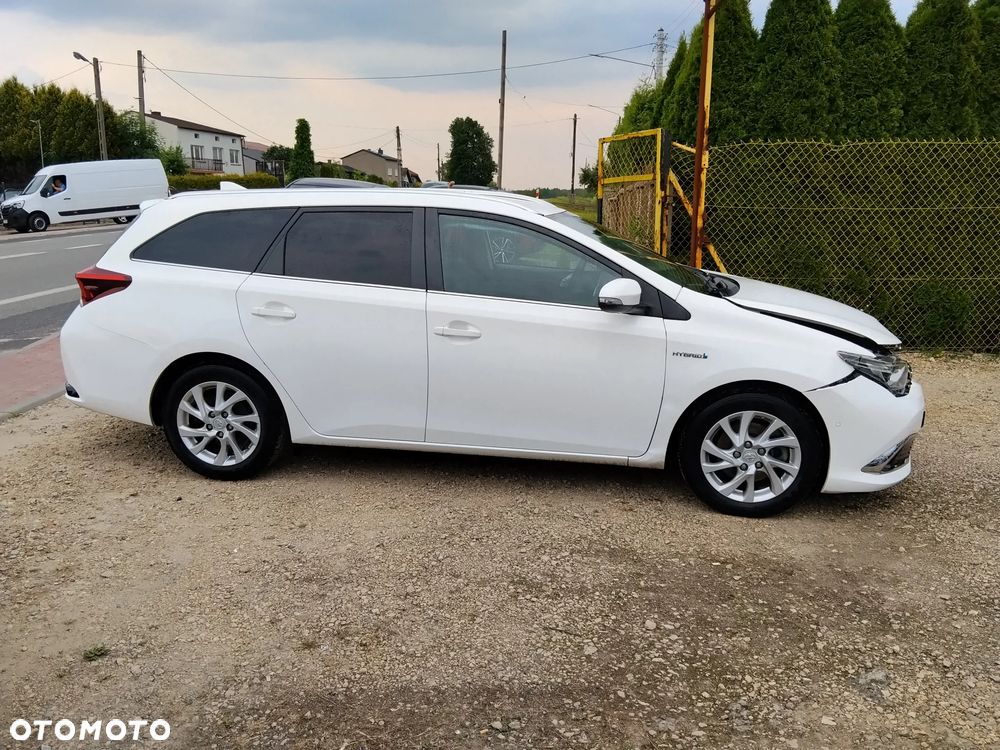 Toyota Auris Hybrid 135 Premium - 21