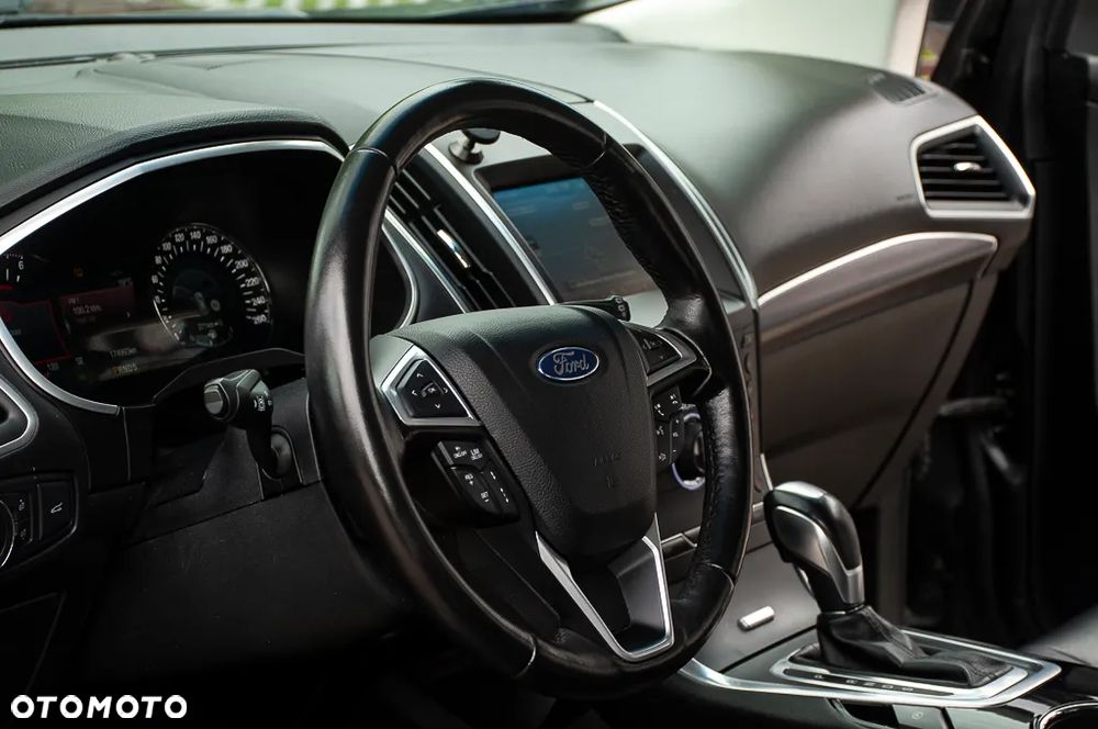 Ford Edge 2.0 TDCi Twin-Turbo 4WD Titanium - 24