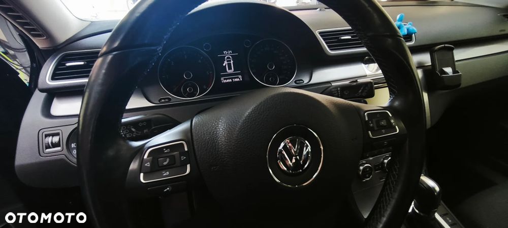 Volkswagen Passat 2.0 TDI Comfortline DSG - 10