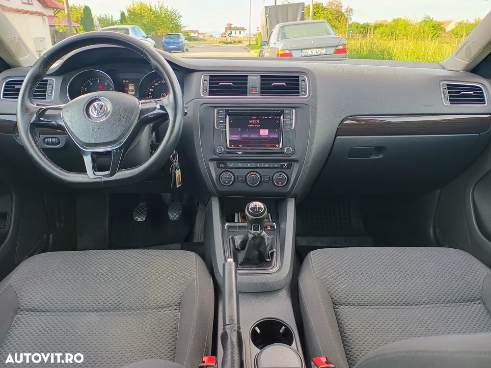 Volkswagen Jetta - 18