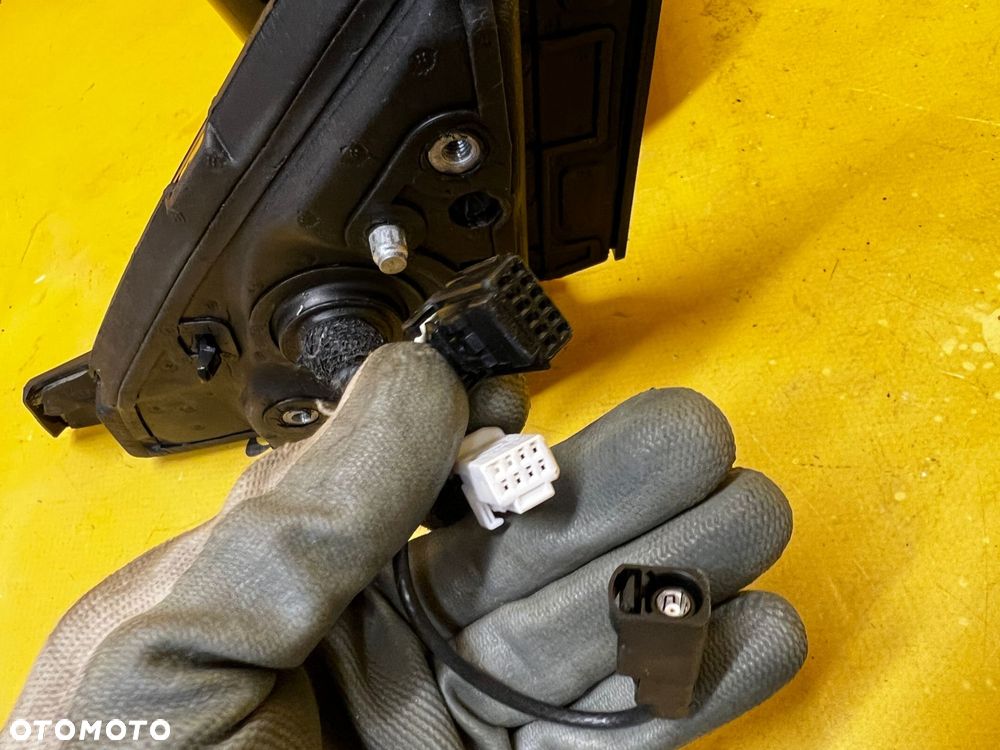 LUSTERKO PRAWE 18 PIN KAMERA ASYSTENT RENAULT ESPACE VI EU - 11