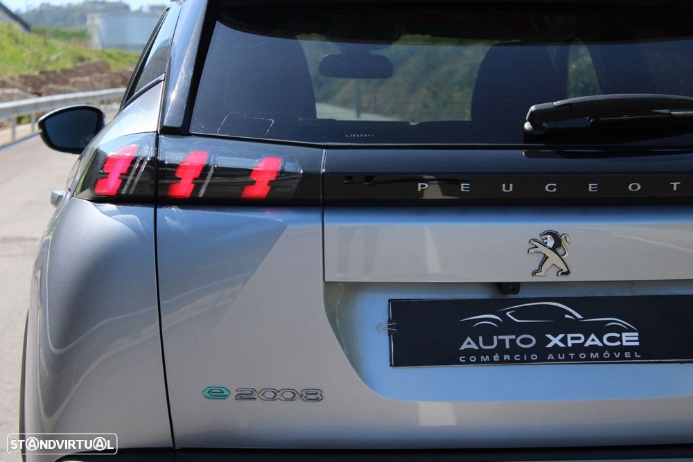Peugeot e-2008 Allure - 17