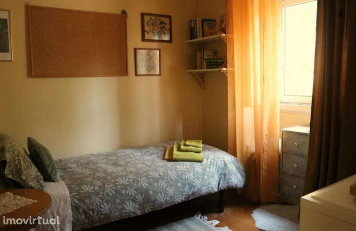 Quarto - localizado em Ajuda Lisbon - Grande imagem: 2/12