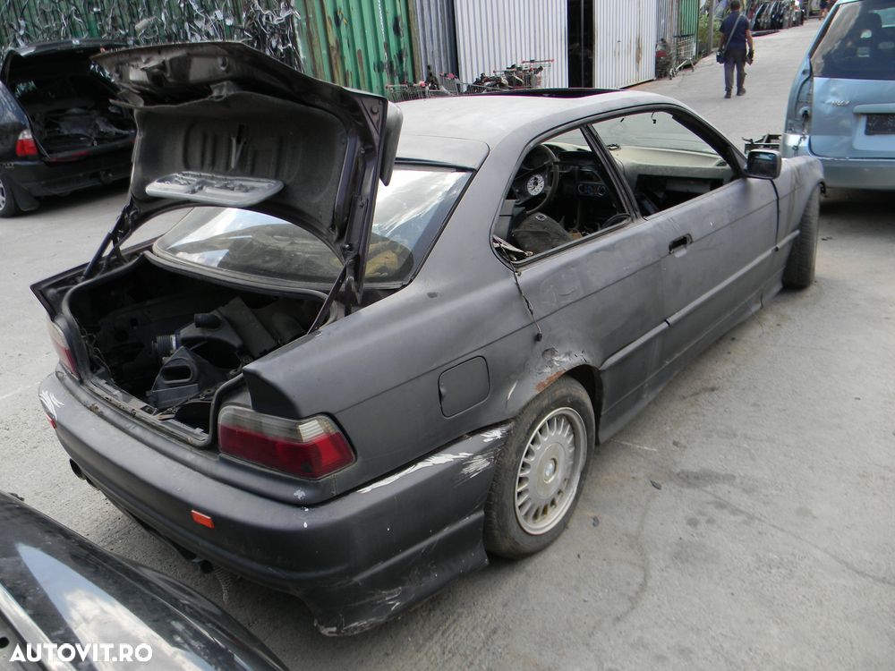 Dezmembrari  BMW 3 (E36)  1990  > 2000 320 i Benzina - 4