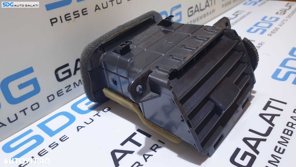 Gura Grila Aer Aerisire Ventilatie Dreapta Bord Mazda 3 2003 - 2009 Cod BP4K64930 BP4K-64930 - 2