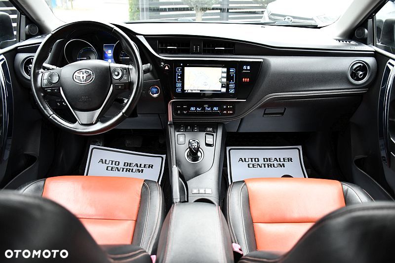 Toyota Auris Hybrid 135 Prestige - 26