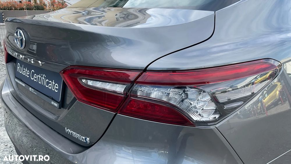 Toyota Camry 2.5 Exclusive - 9