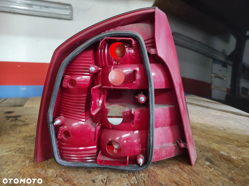 SKODA OCTAVIA 2 1Z5 HB HATCHBACK PRZEDLIFT LAMPA LAMPY LEWA PRAWA TYLNA LEWY PRAWY TYŁ  ORYGINALNA CAŁA WYSYŁKA !!!!! - 5