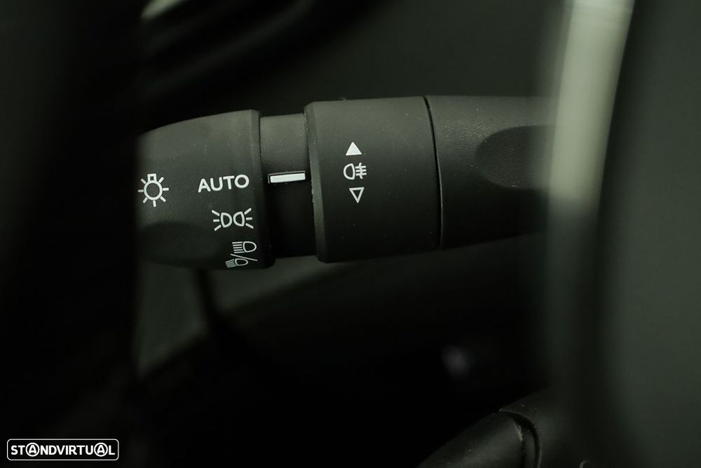 Peugeot 2008 1.2 PureTech Allure - 13