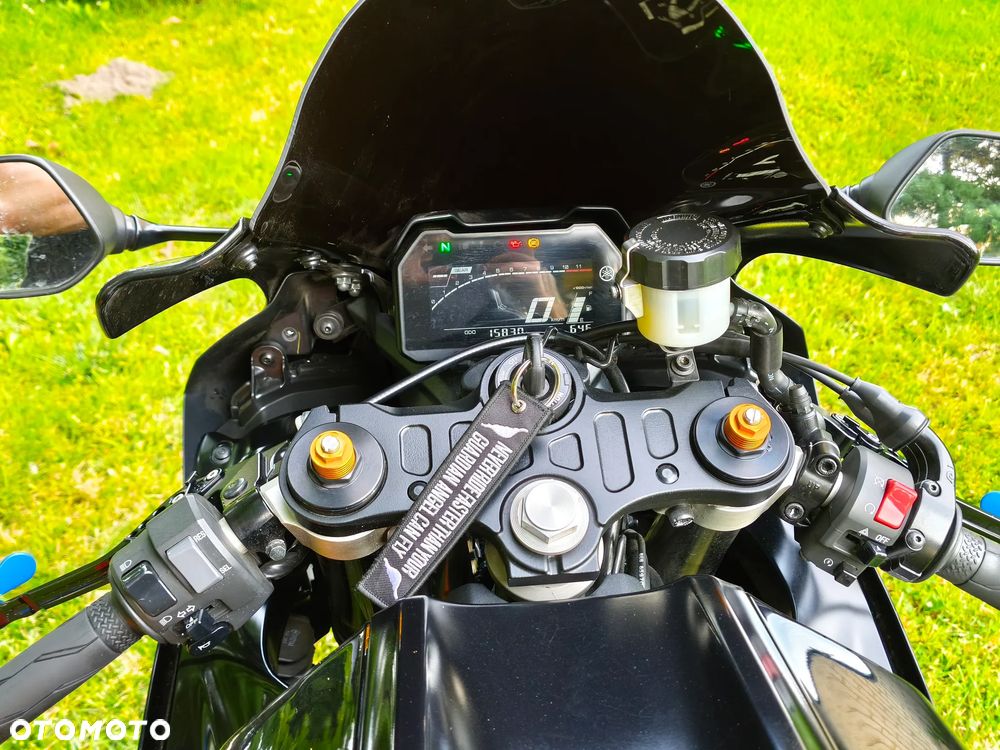 Yamaha R7 - 10