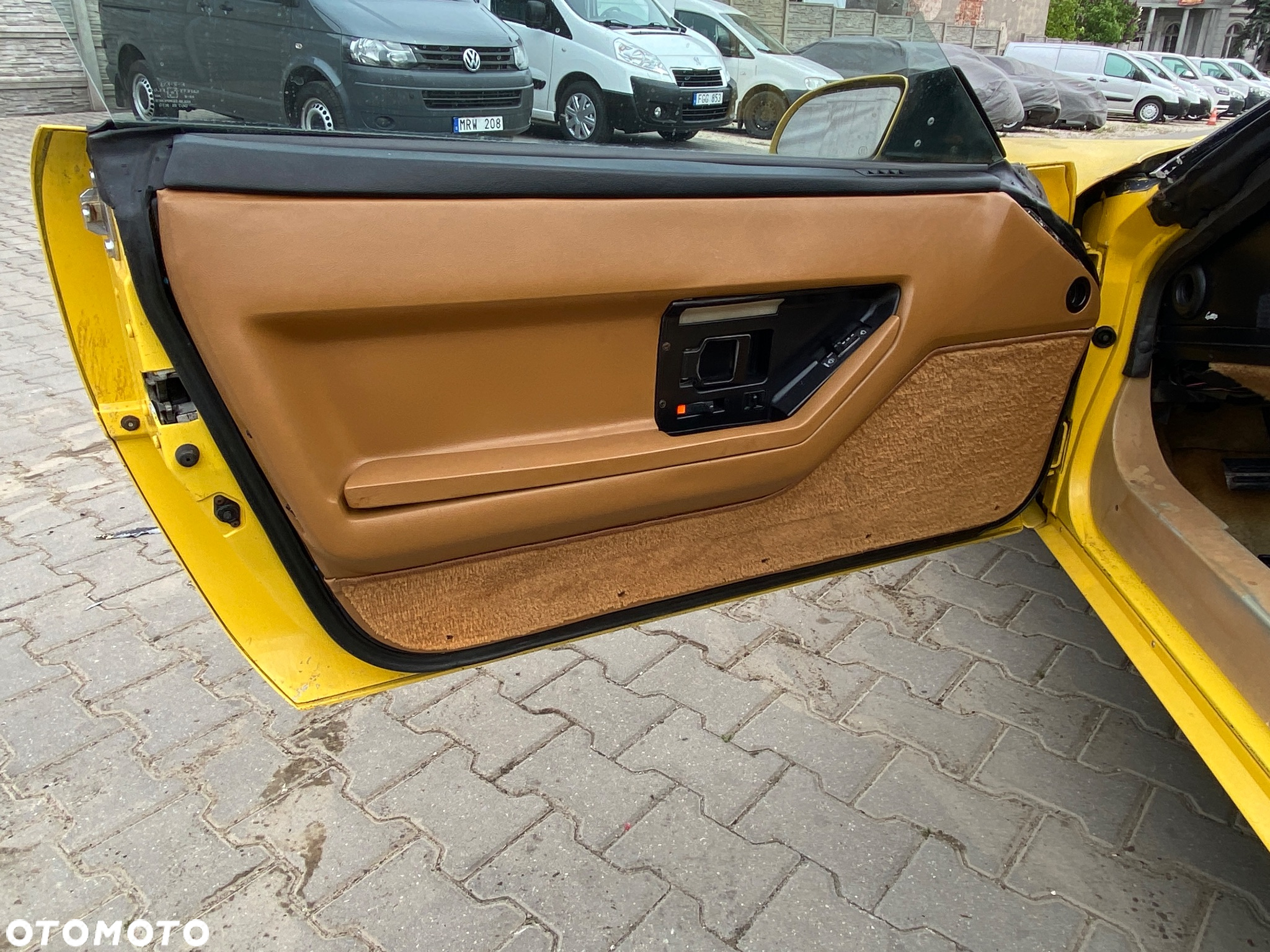 Chevrolet Corvette - 10