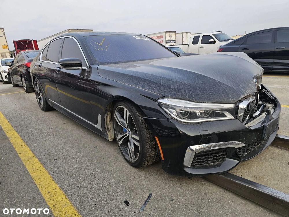 BMW Seria 7 750Li xDrive - 10