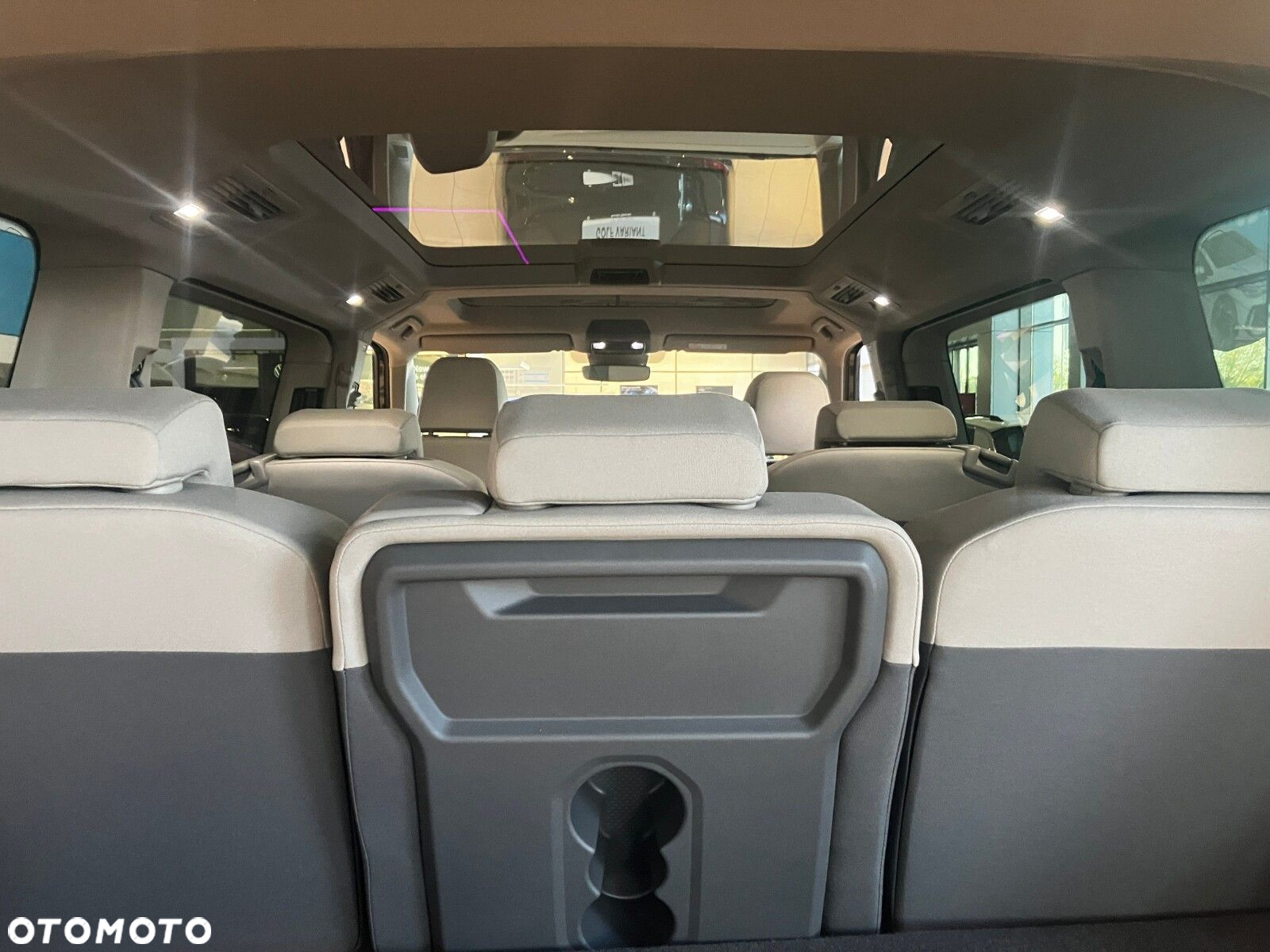 Volkswagen multivan 2.0 TDI 150 KM 7-DSG FWD L1 - 18