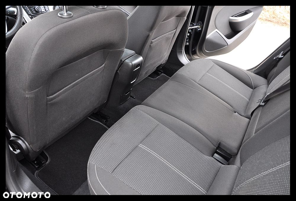 Opel Astra 1.6 Turbo Innovation - 29