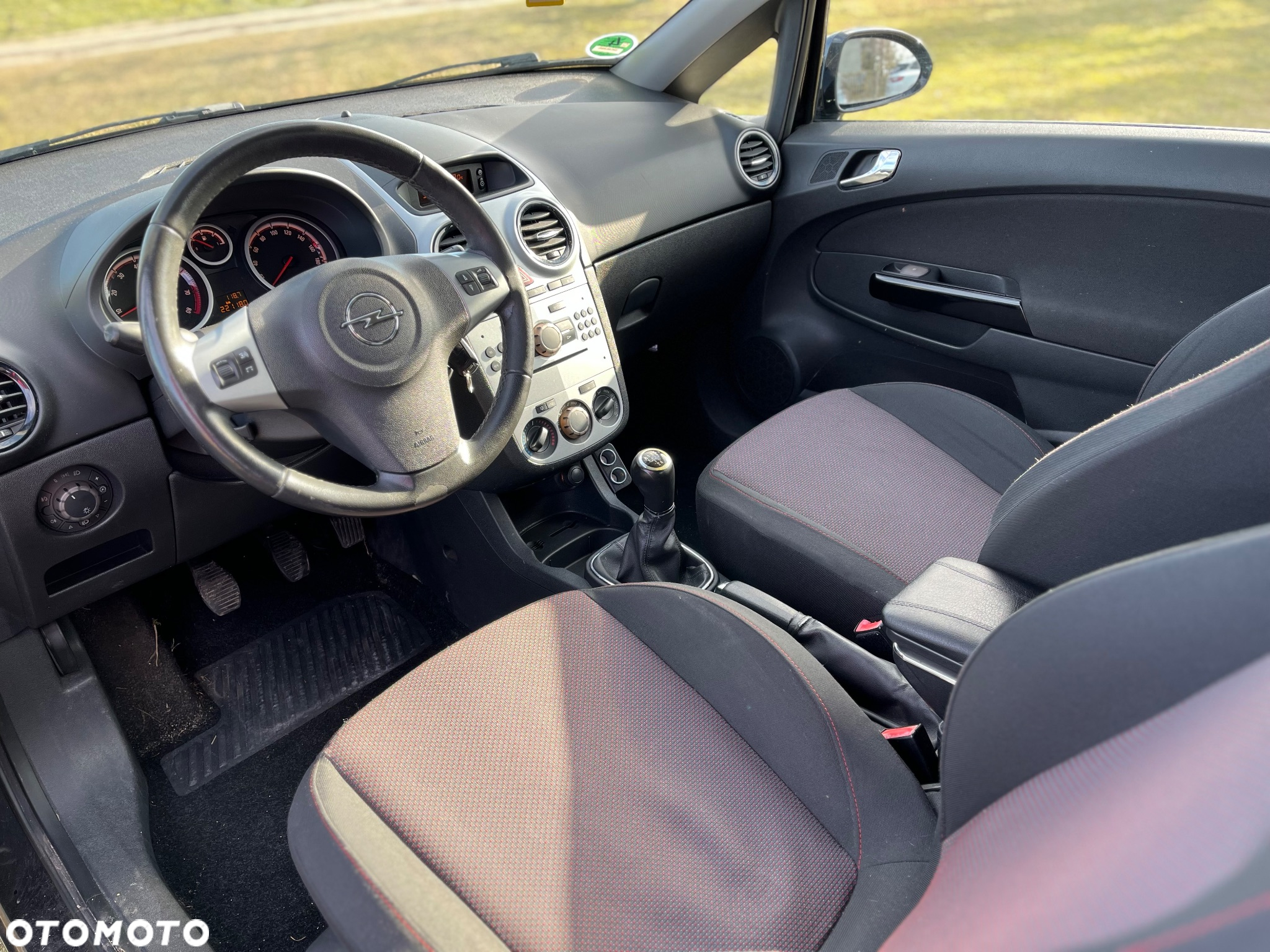 Opel Corsa 1.4 16V Edition - 9