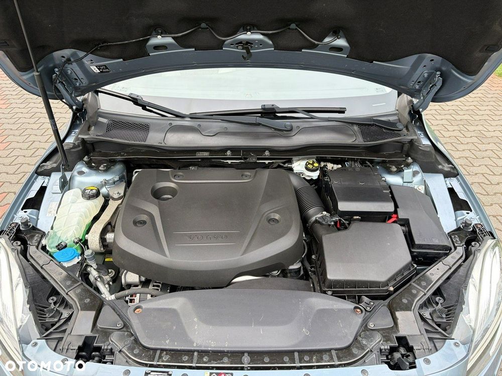 Volvo V40 D2 Momentum - 35