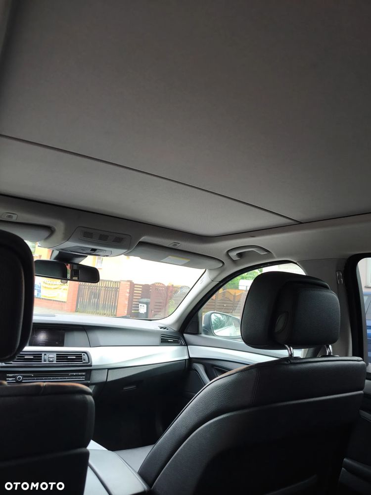 BMW Seria 5 520d - 24