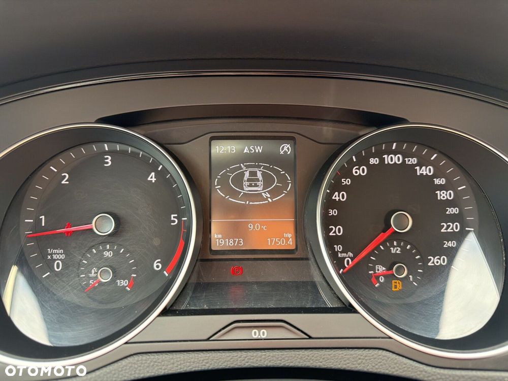 Volkswagen Passat 2.0 TDI SCR Trendline - 16