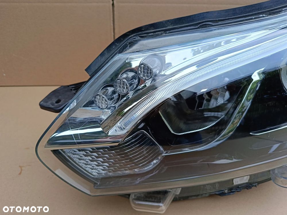 Bi-xenon przedni lewy LED Toyota Proace II 2 lampa 9808589980-00 - 2