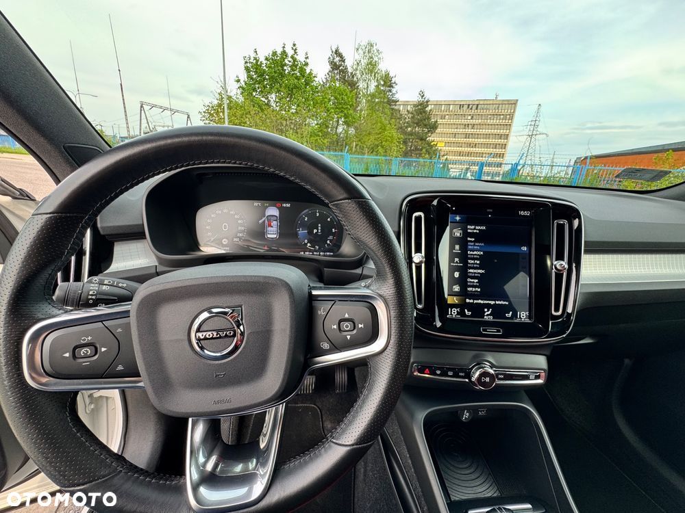 Volvo XC 40 D4 AWD Momentum (Intro Edition) - 17