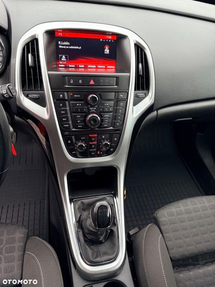 Opel Astra 1.4 Turbo Innovation - 17