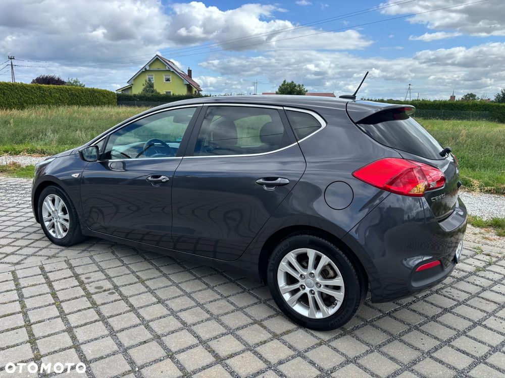 Kia Ceed 1.6 CRDi 128 ISG Platinum Edition - 14