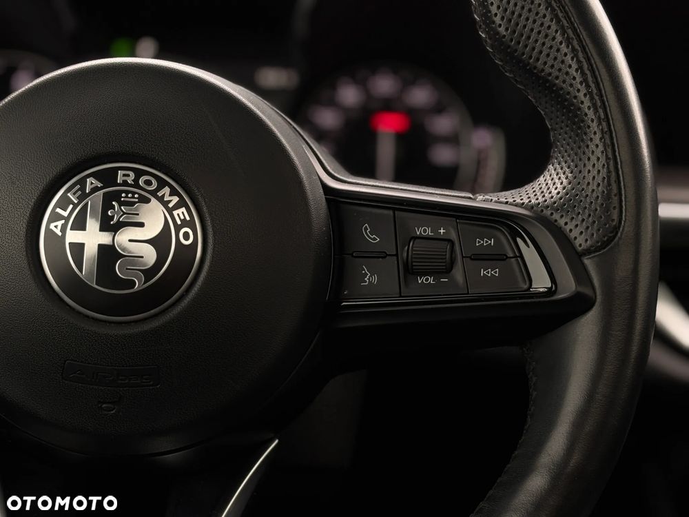 Alfa Romeo Stelvio - 21